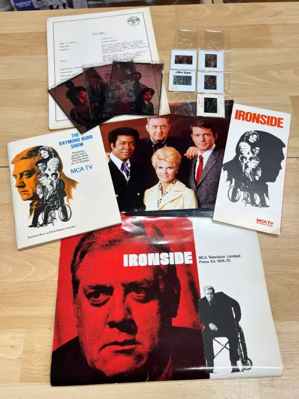 Acheter Direct L'Homme de Fer (TV 1975) - Dossier contenant des documents de Productions d'époque pour la Presse (en Anglais)